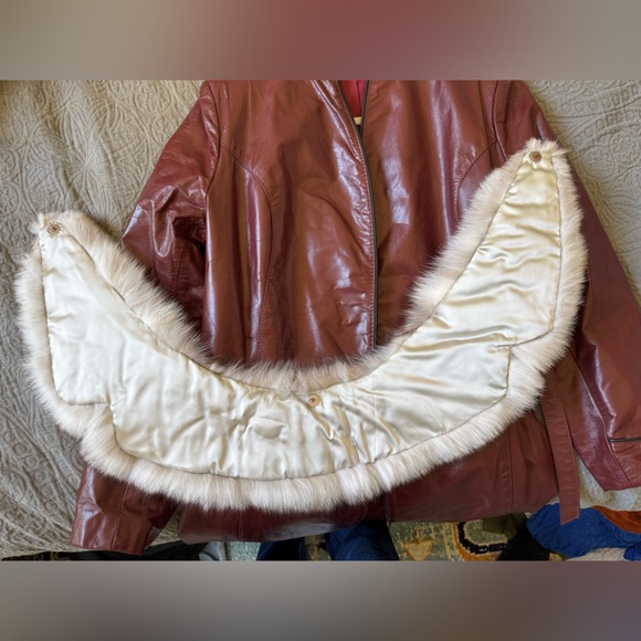 Vintage 70s style Women's Burgundy Leather Coat - Picture 8 of 10